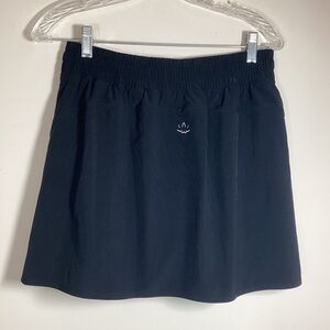 NEW Beyond Yoga Skort L Black Skirt Pockets